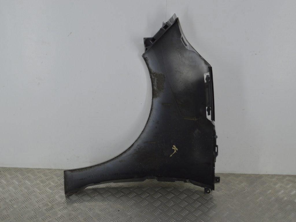 Крыло переднее правое