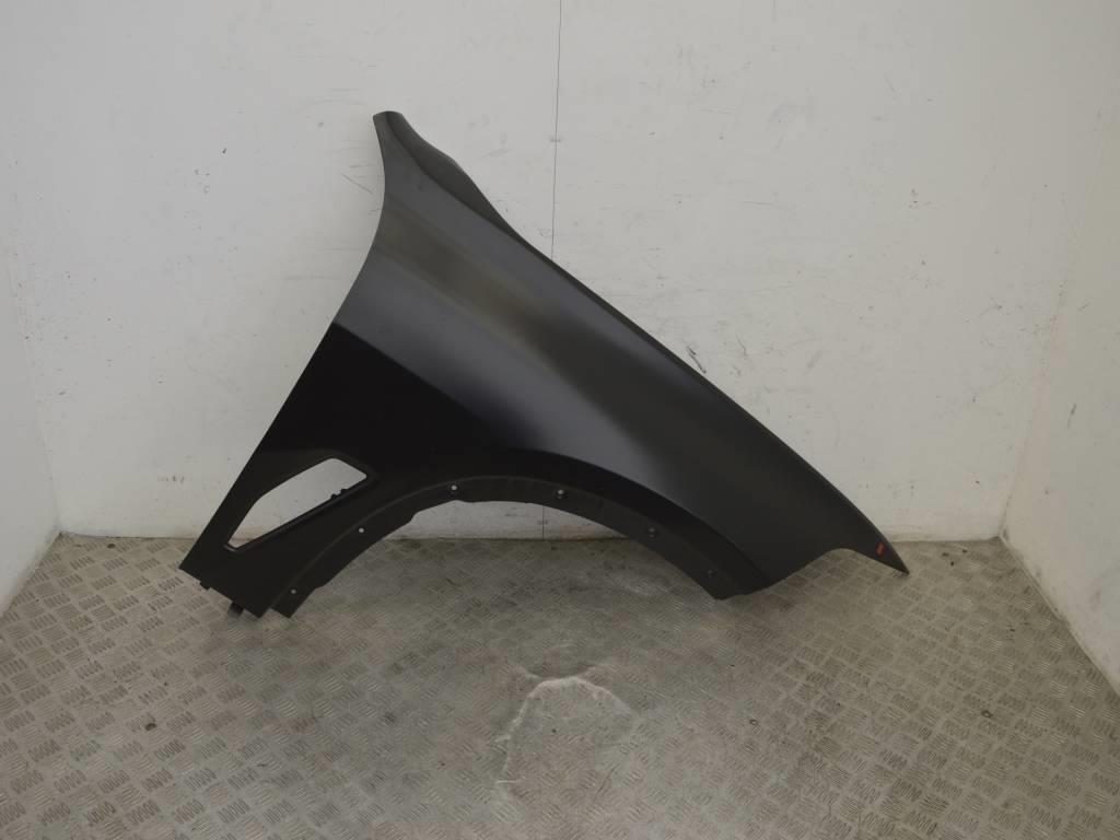 Крыло переднее правое