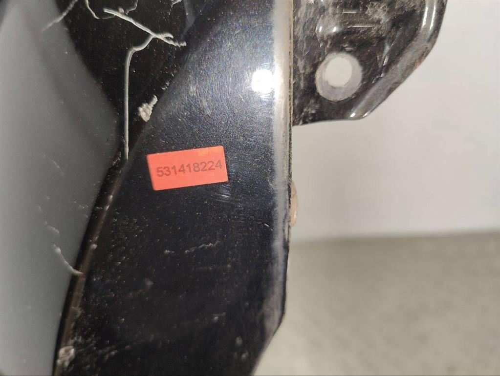 Крыло переднее правое