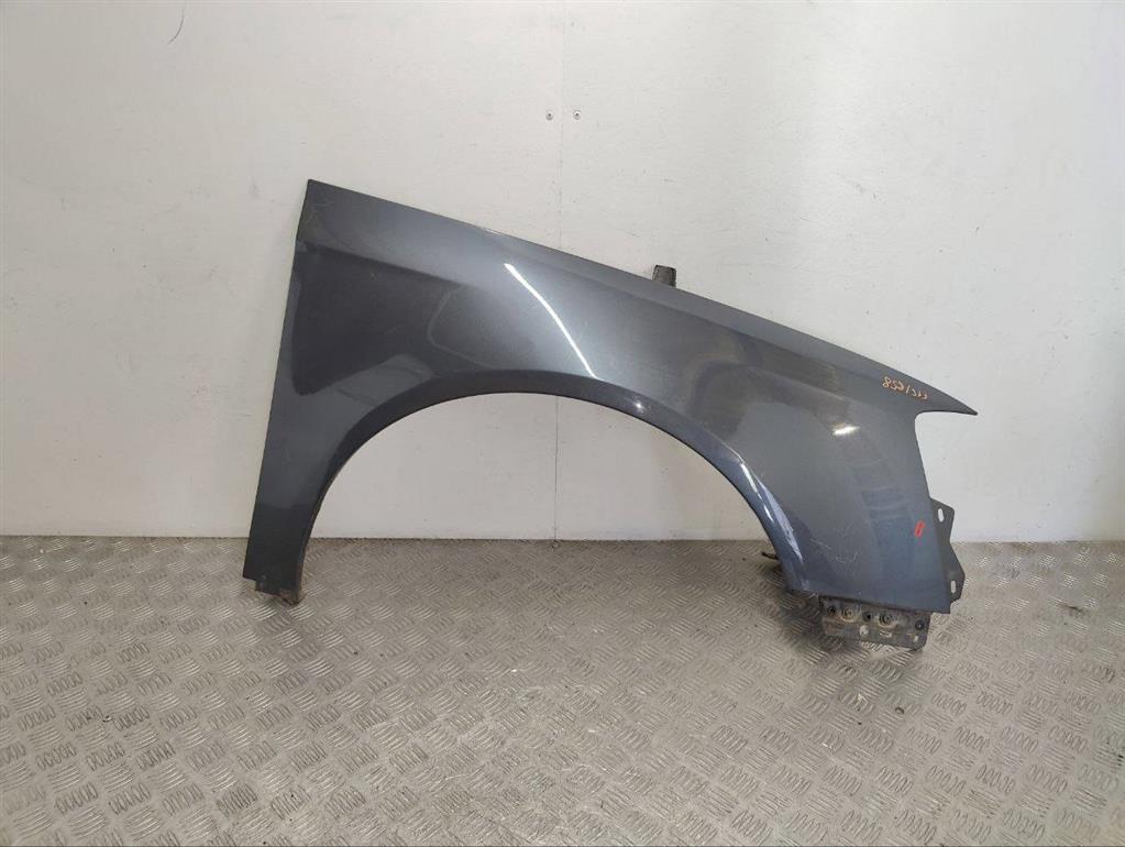 Крыло переднее правое