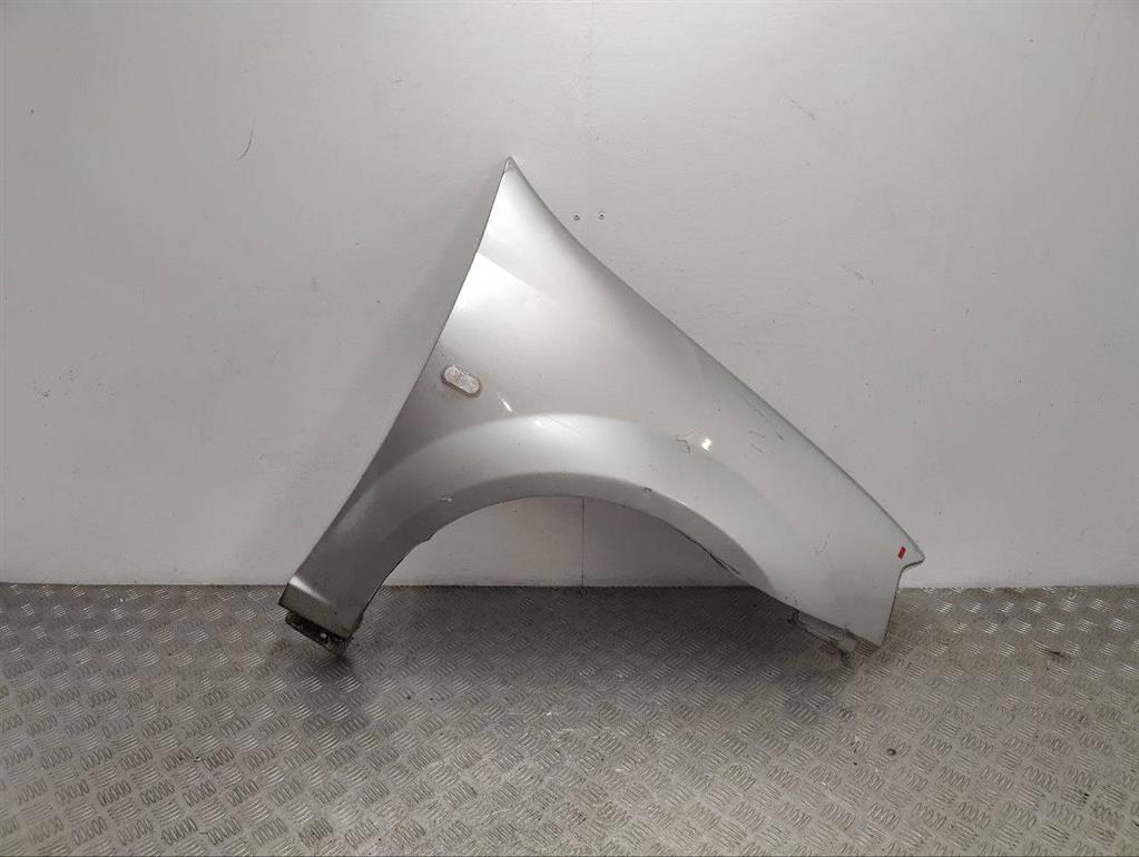 Крыло переднее правое