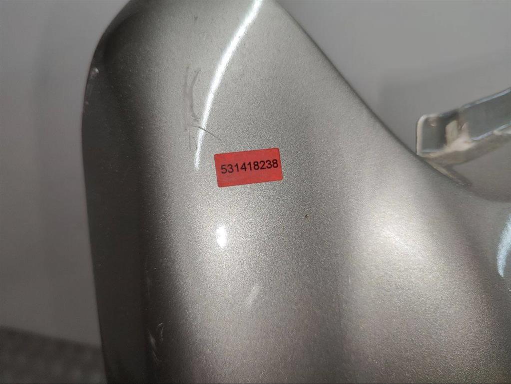 Крыло переднее правое