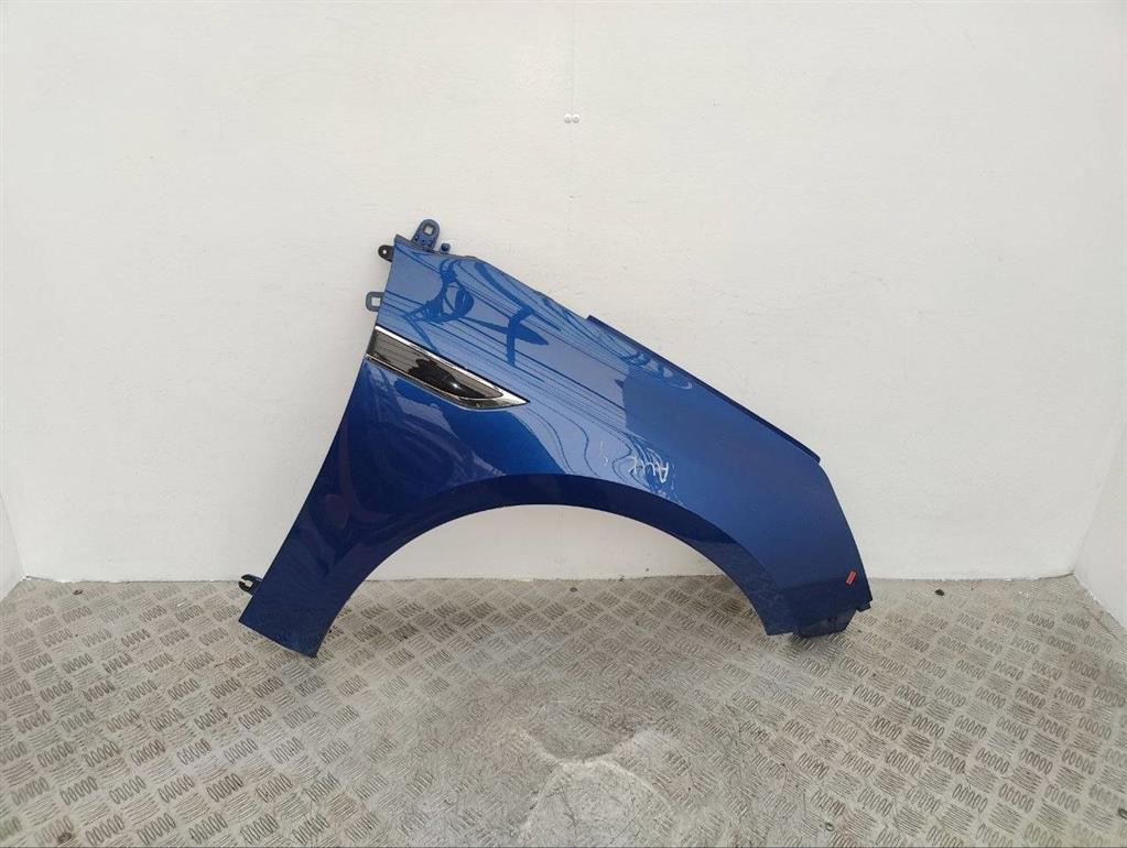 Крыло переднее правое