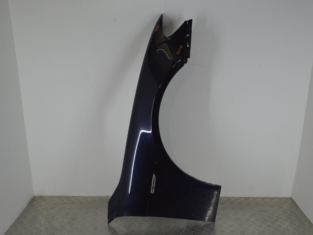 Крыло переднее правое