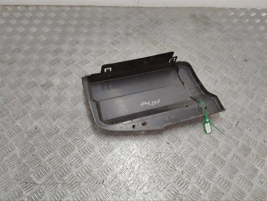 Крышка аккумулятора