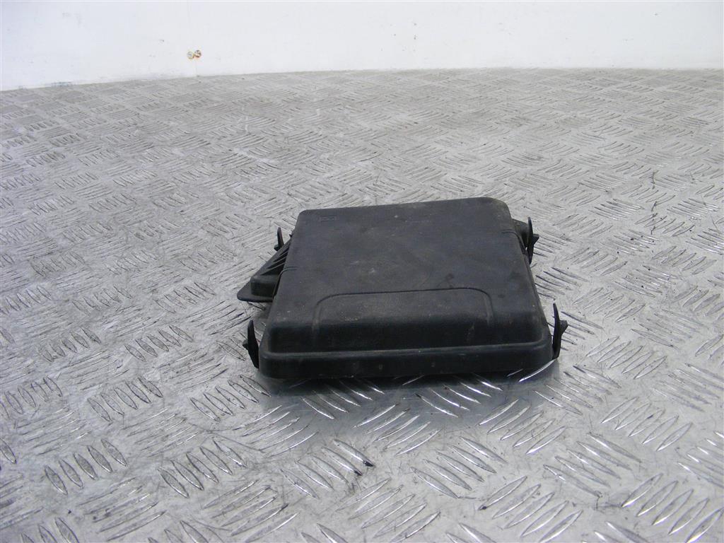 Крышка блока предохранителей