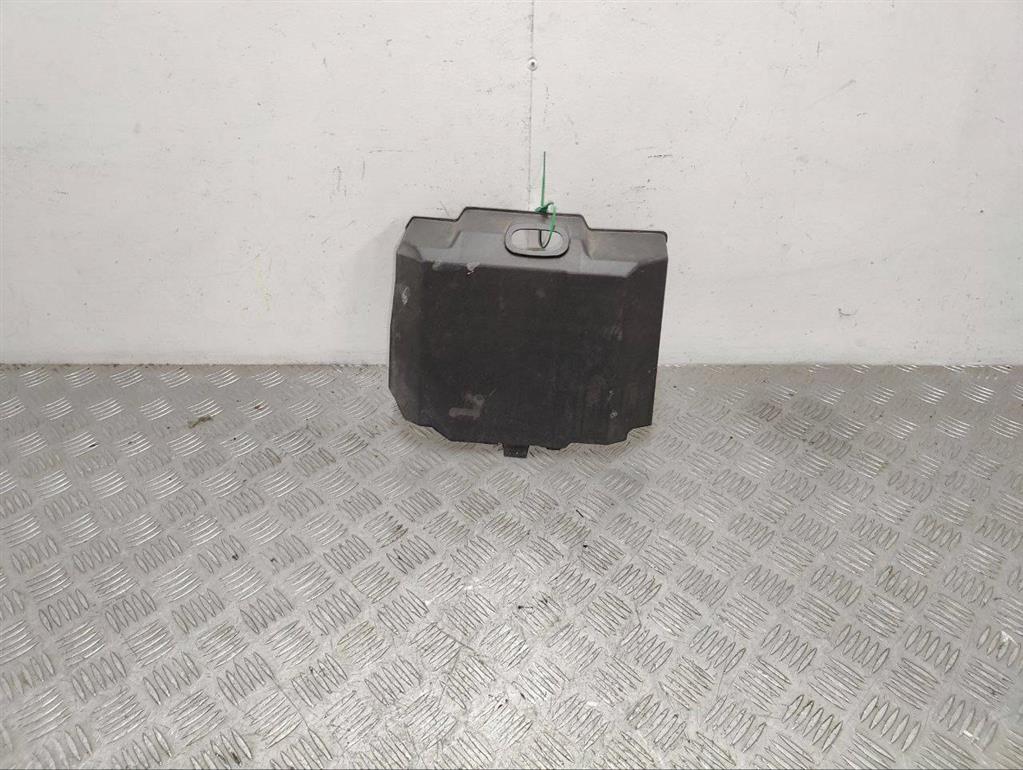 Крышка блока управления двигателем