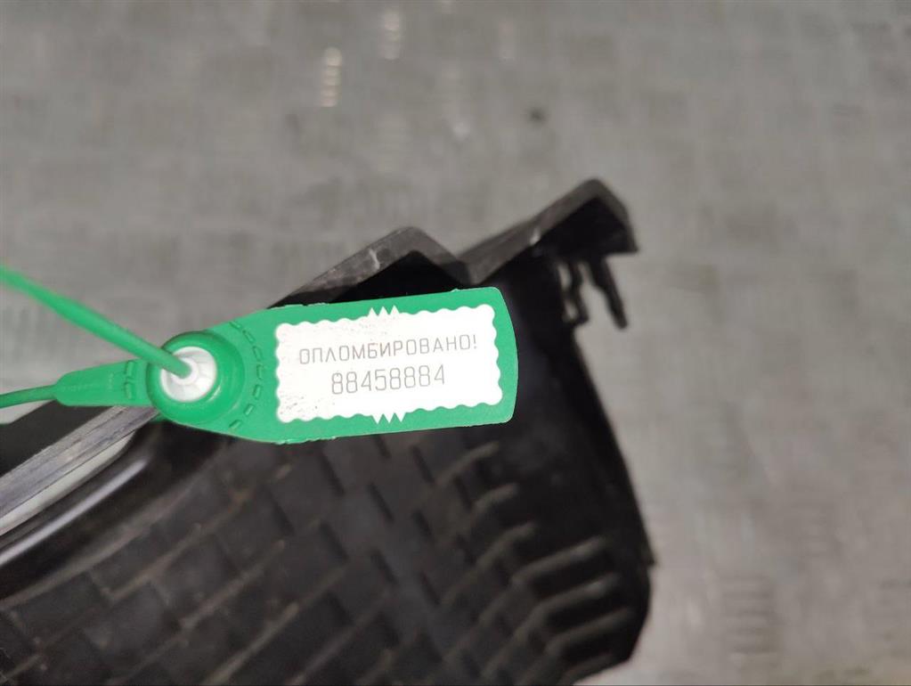 Крышка блока управления двигателем