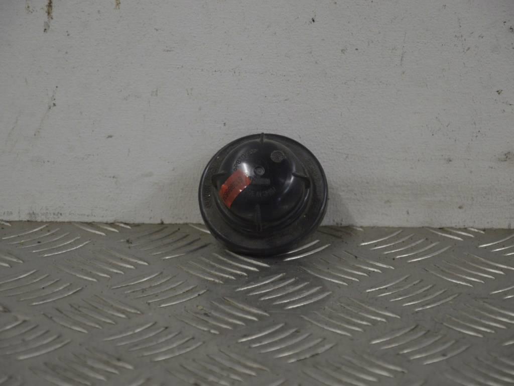 Крышка (заглушка) задняя фары правой