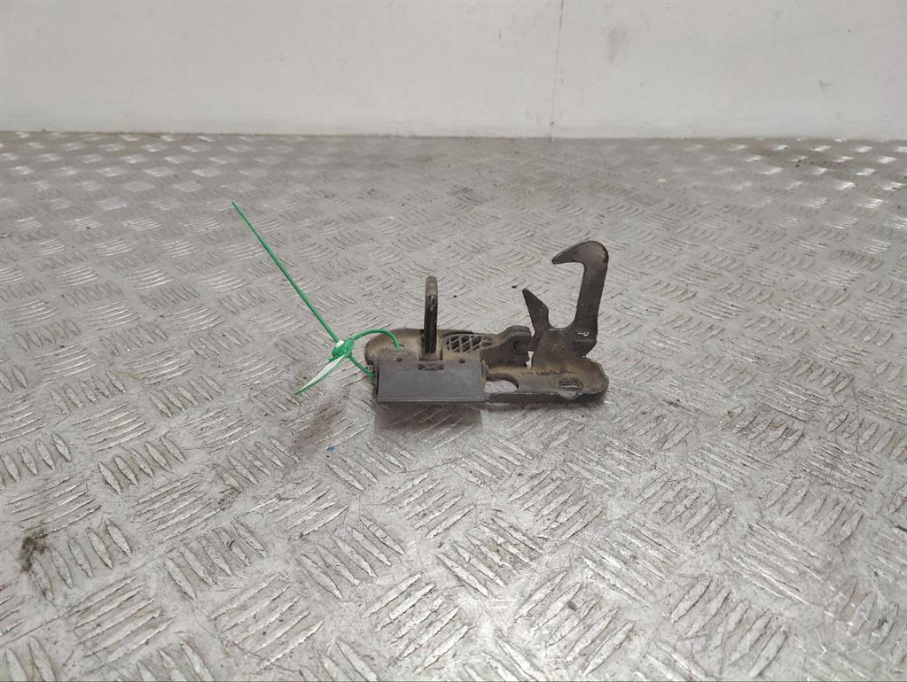 Крюк капота