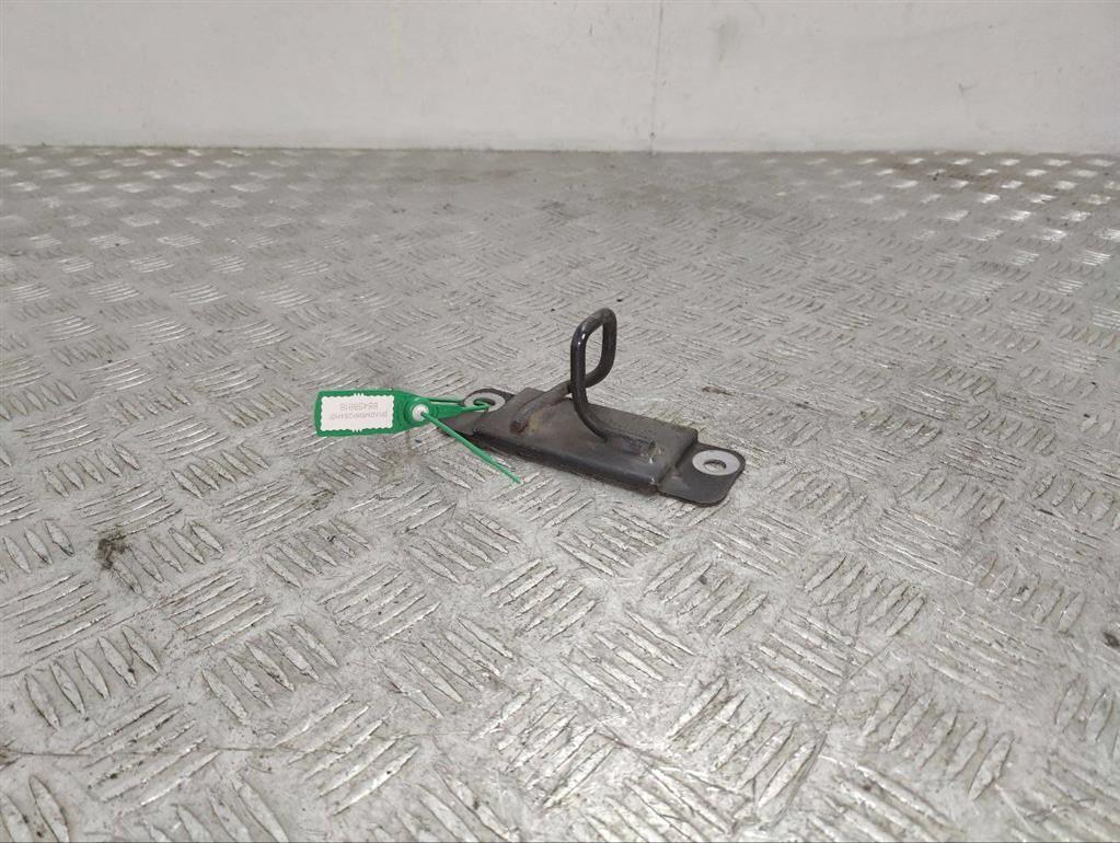 Крюк капота