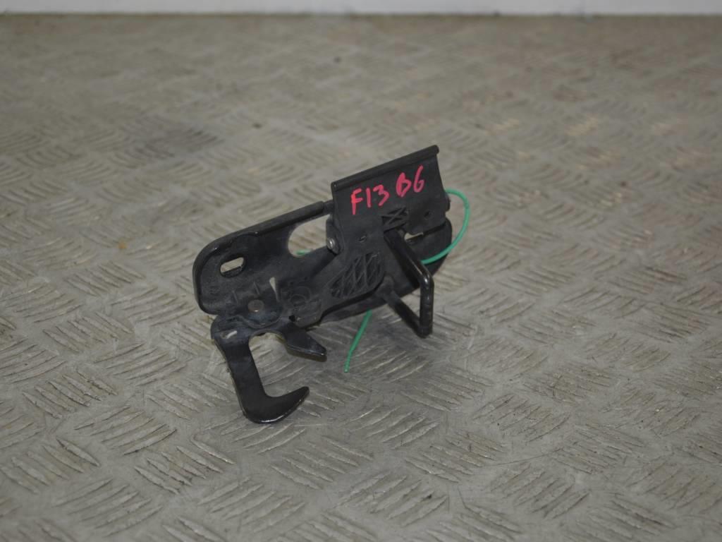 Крюк капота