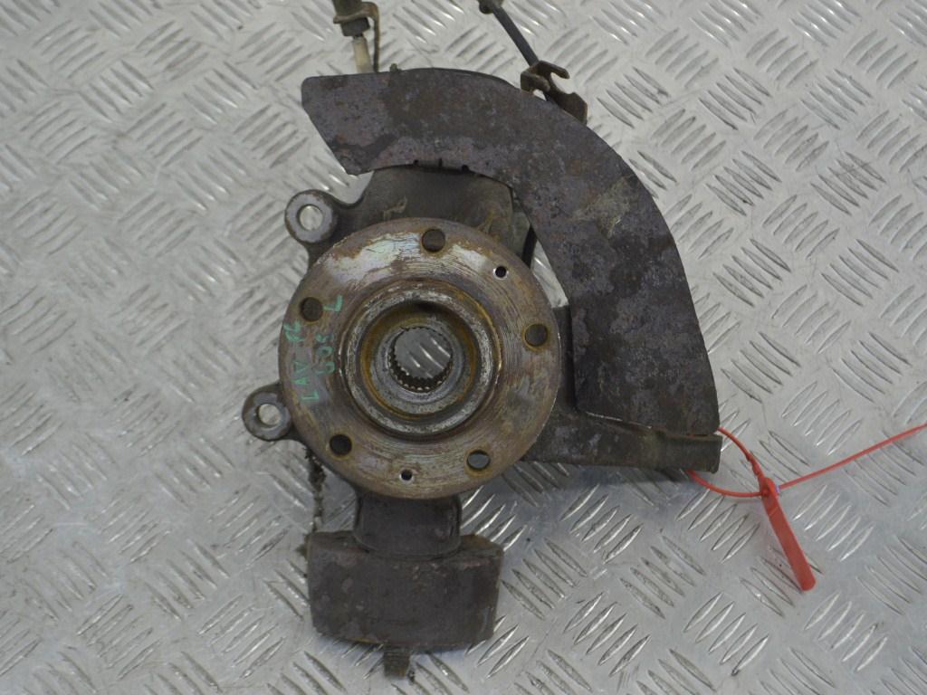 Кулак поворотный левый