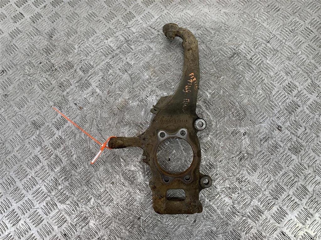 Кулак поворотный левый