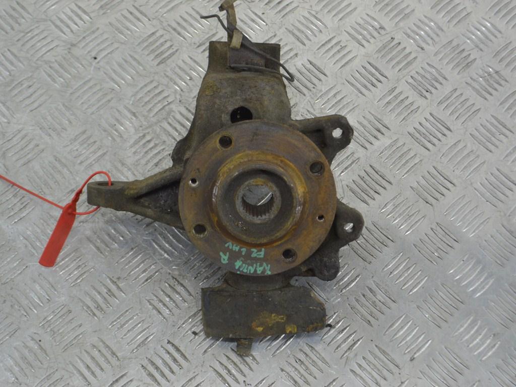 Кулак поворотный правый