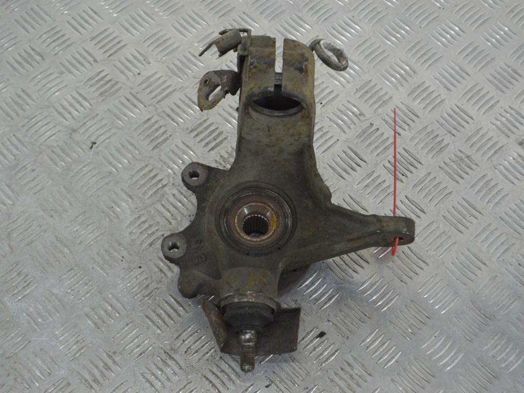 Кулак поворотный правый