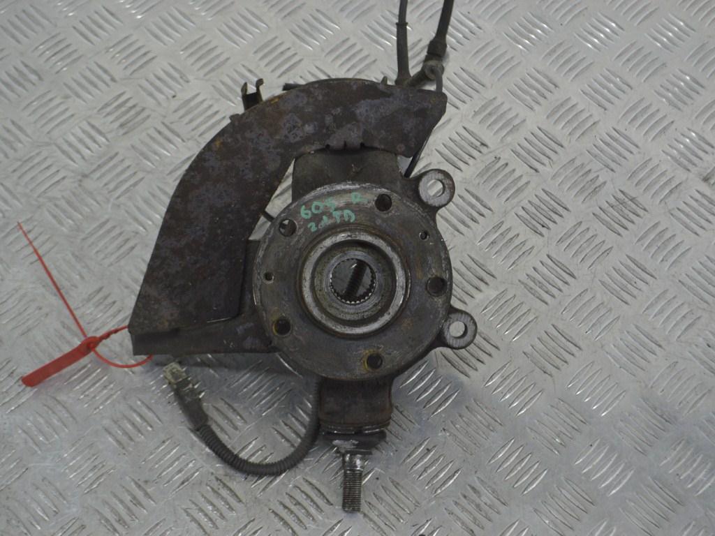 Кулак поворотный правый Peugeot 605 (1989-1999)