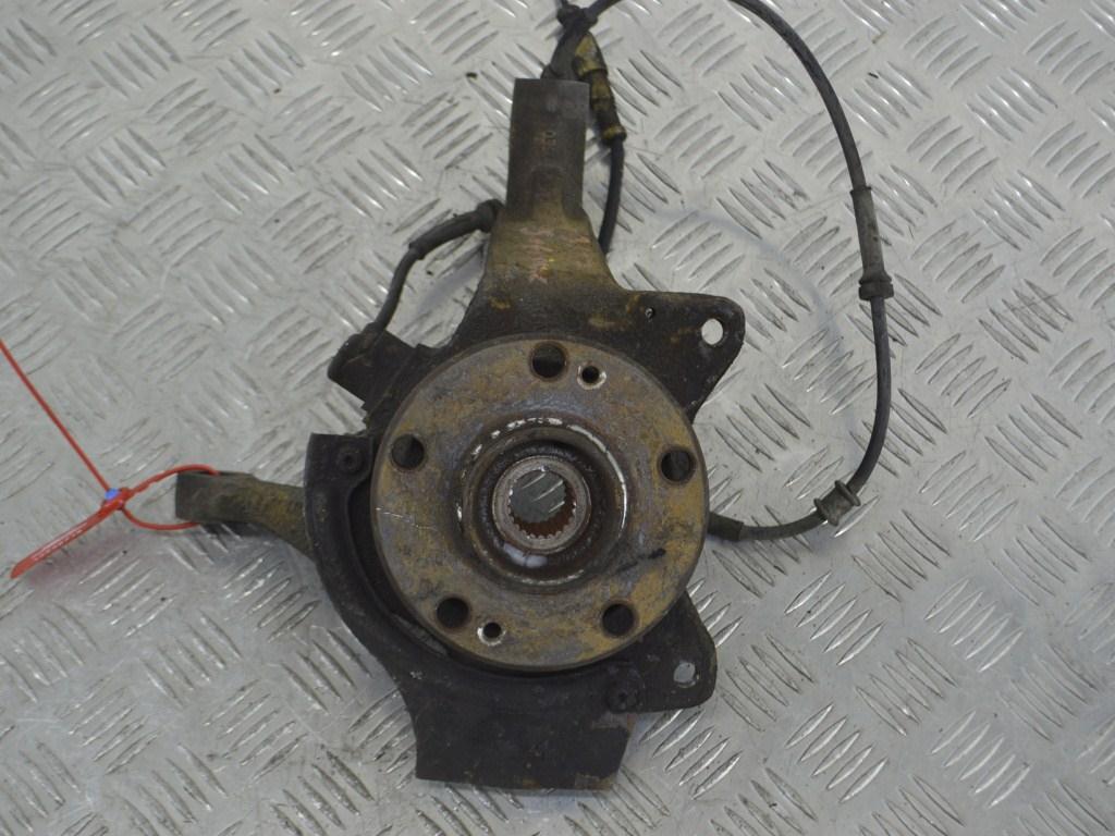 Кулак поворотный правый Renault Safrane (1992-2000)