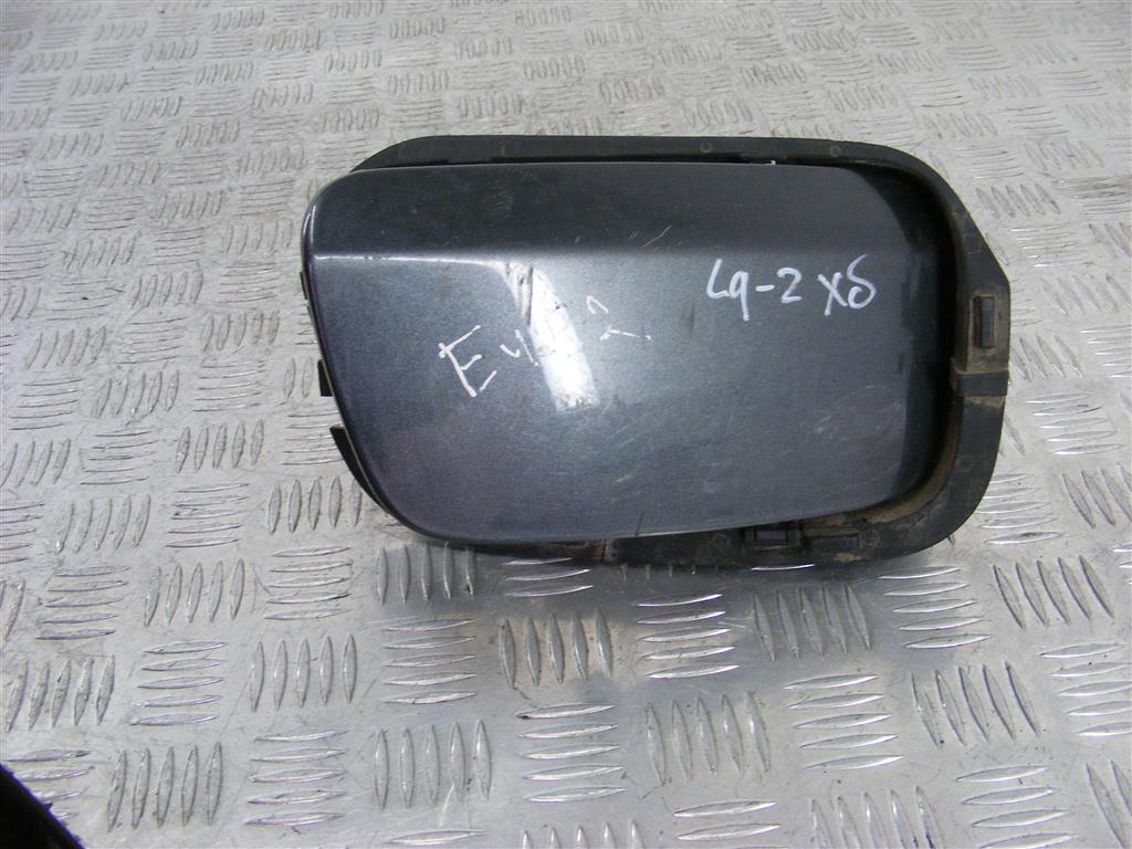 Лючок топливного бака