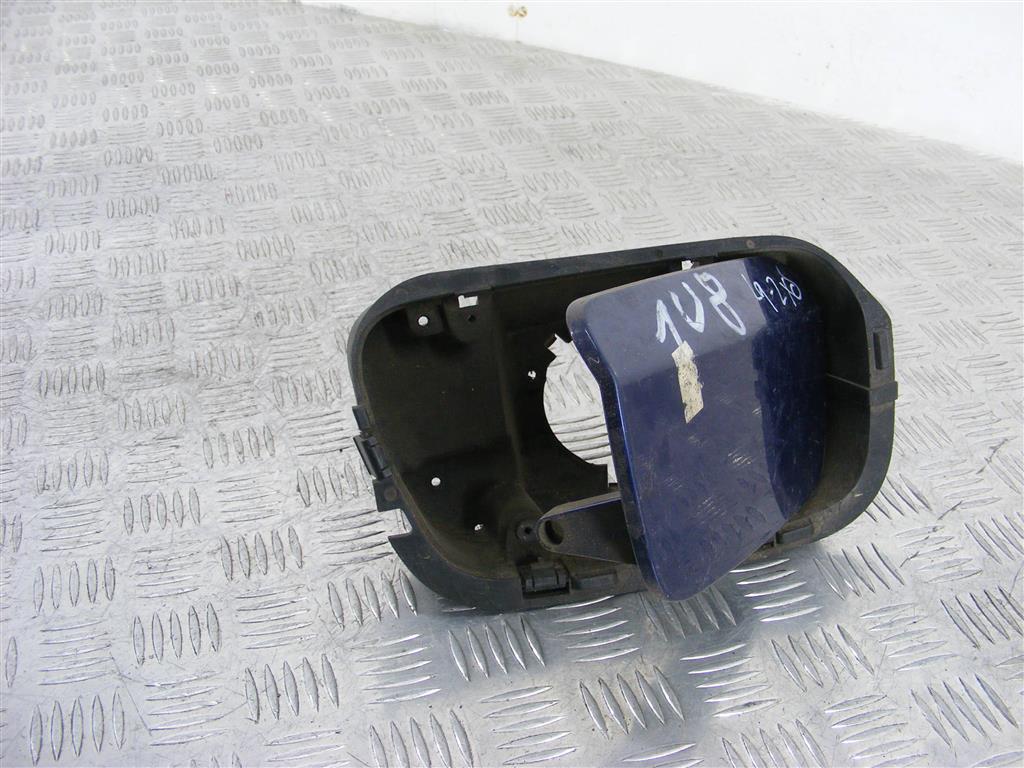 Лючок топливного бака