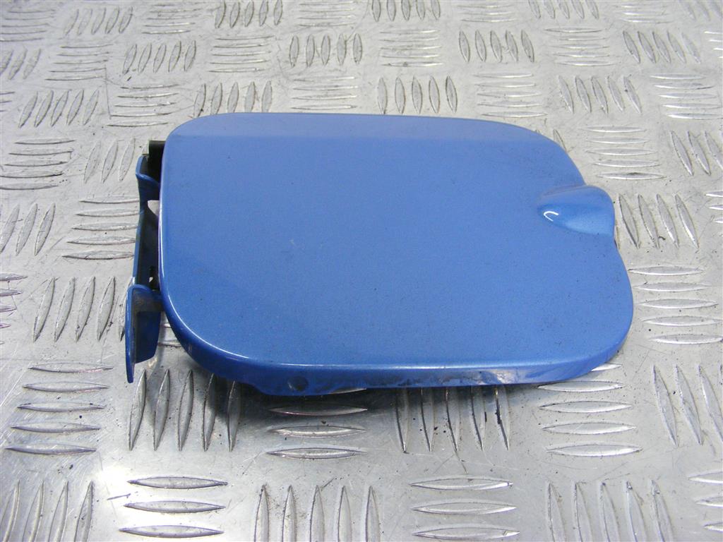 Лючок топливного бака