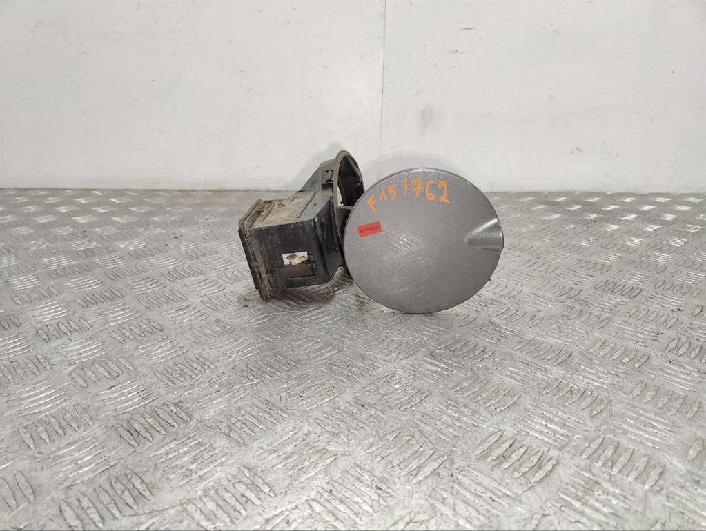 Лючок топливного бака