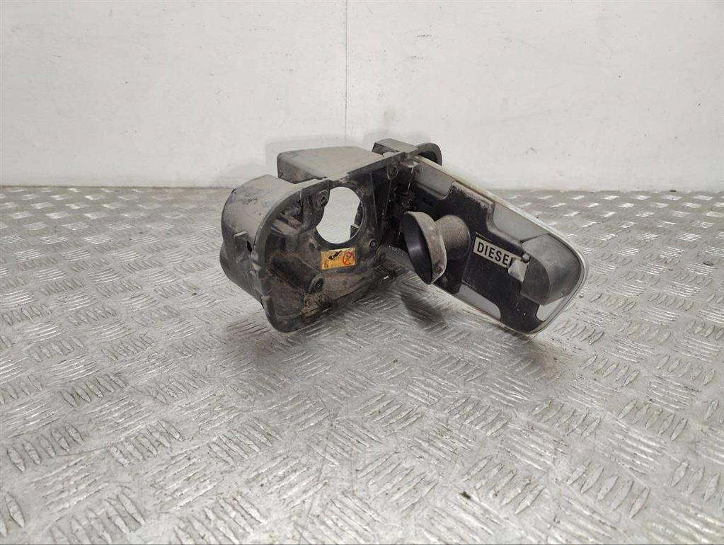 Лючок топливного бака