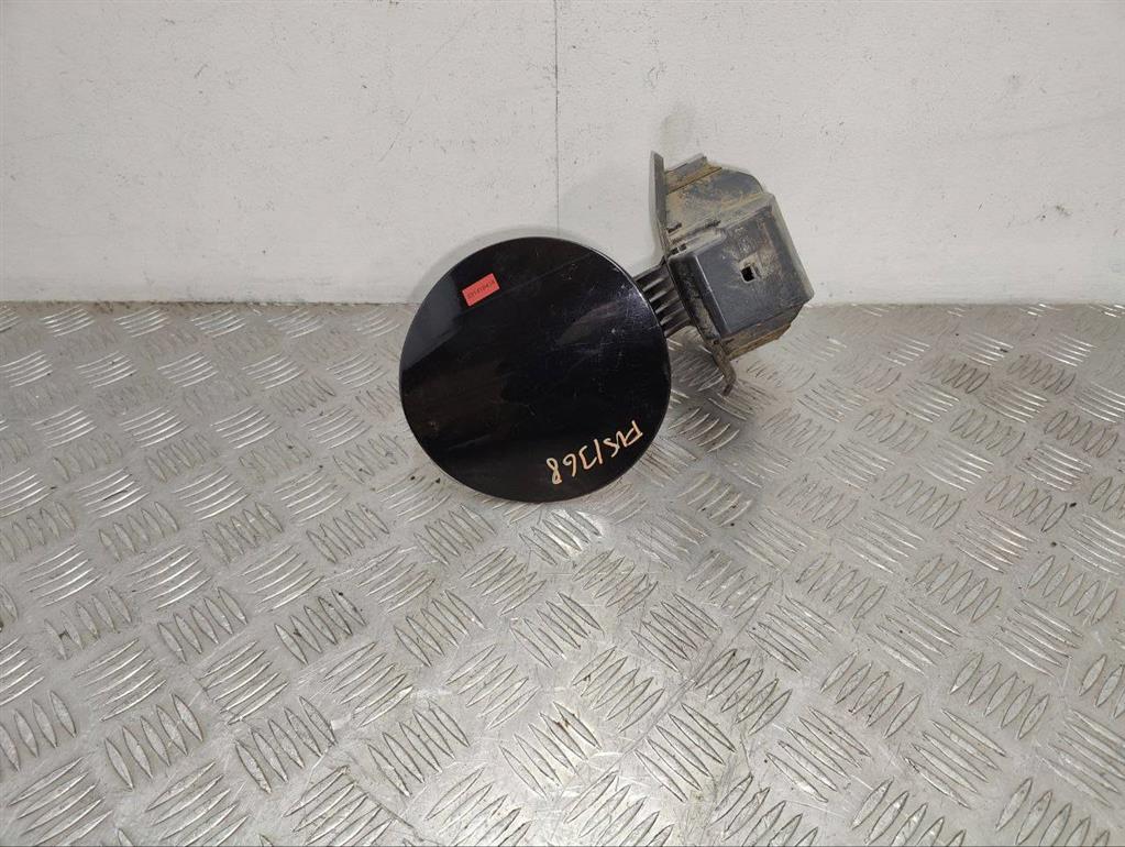 Лючок топливного бака