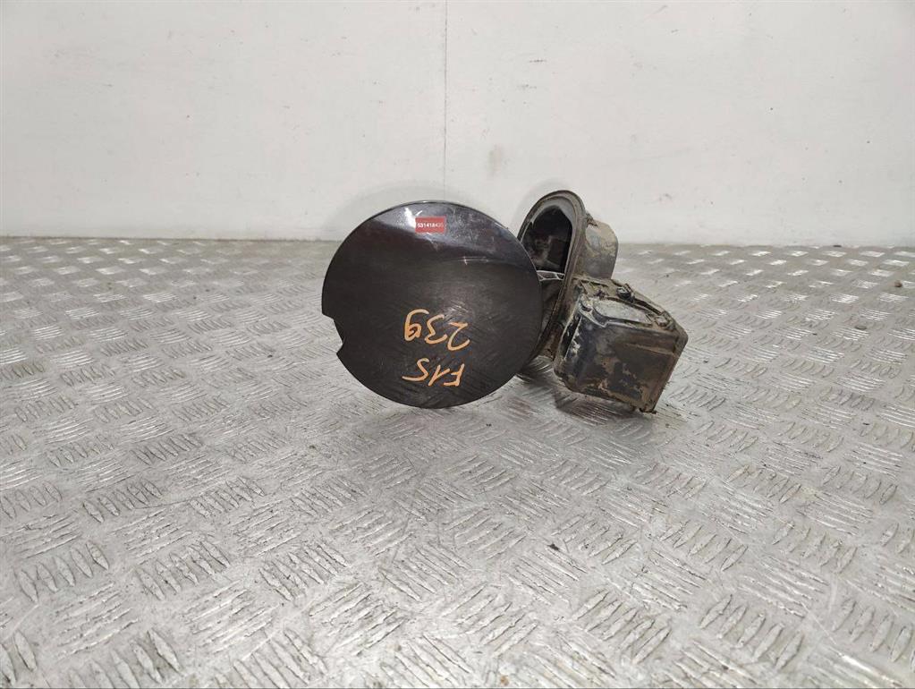 Лючок топливного бака