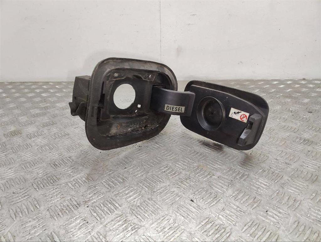 Лючок топливного бака