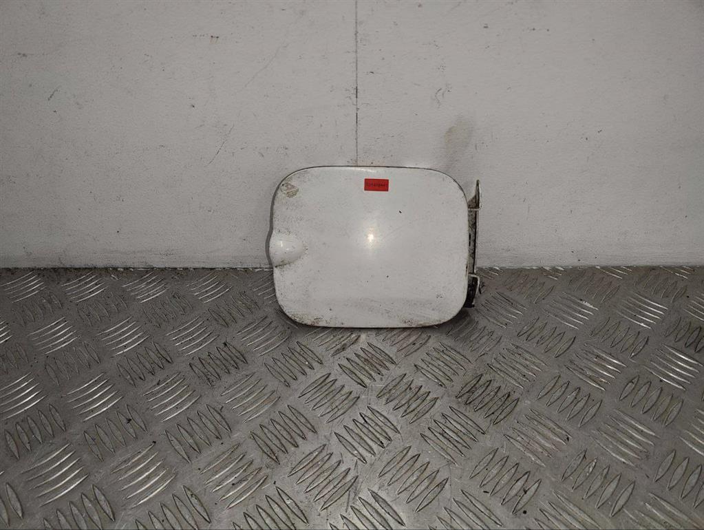 Лючок топливного бака