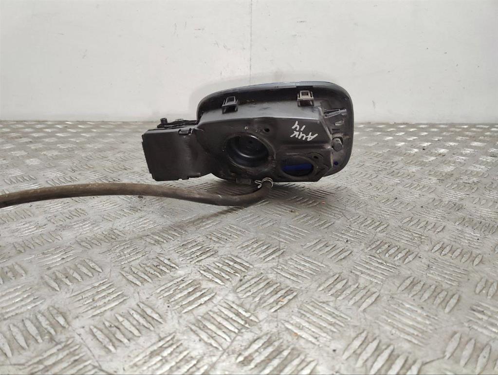 Лючок топливного бака