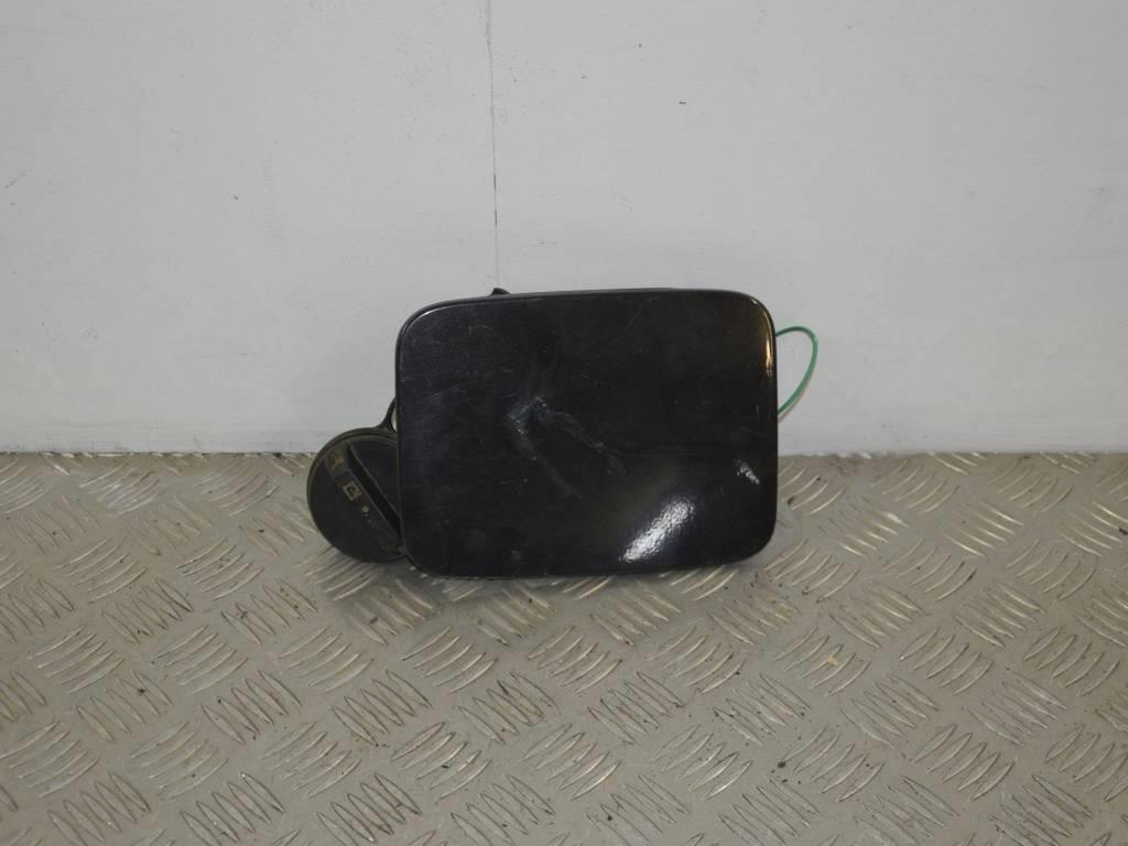 Лючок топливного бака