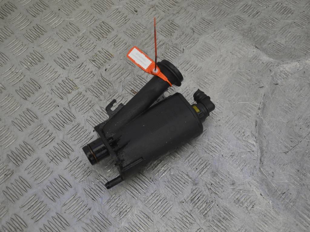 Маслозаливная горловина