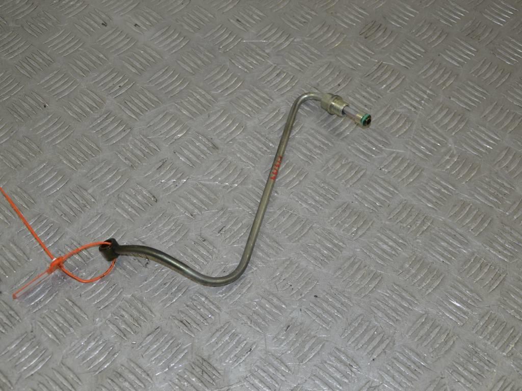 Масляная трубка турбины