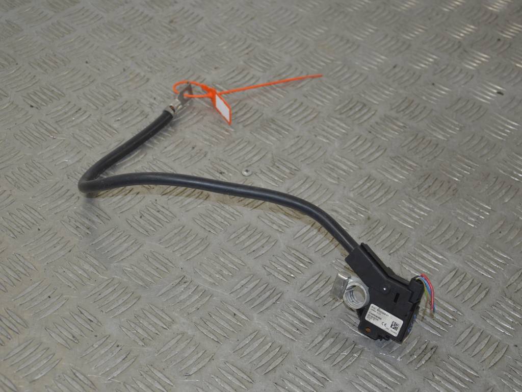 Минусовой провод аккумулятора