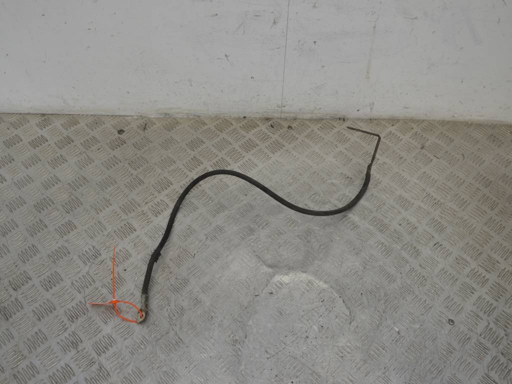 Минусовой провод аккумулятора