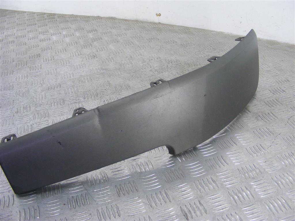 Молдинг бампера переднего