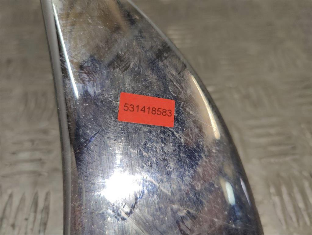 Молдинг бампера переднего