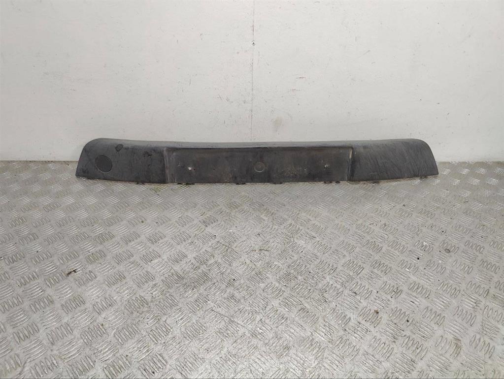 Молдинг бампера переднего