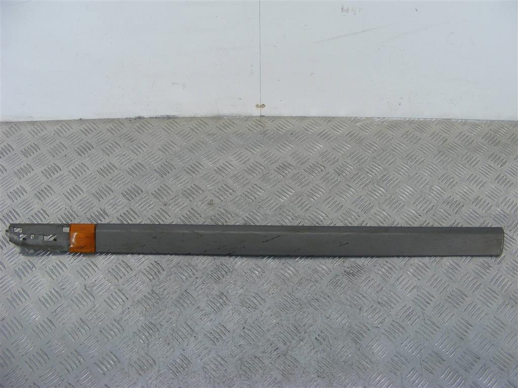 Молдинг двери передней левой