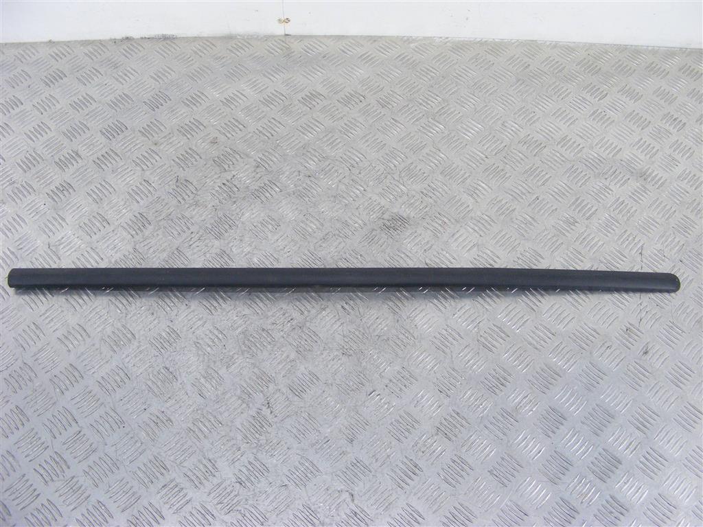 Молдинг двери передней левой Renault Logan 1 (2004-2014) 8200209755