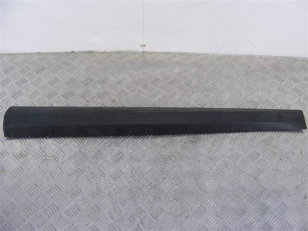Молдинг двери передней левой Renault Megane 3 (2008-2019) 808770009
