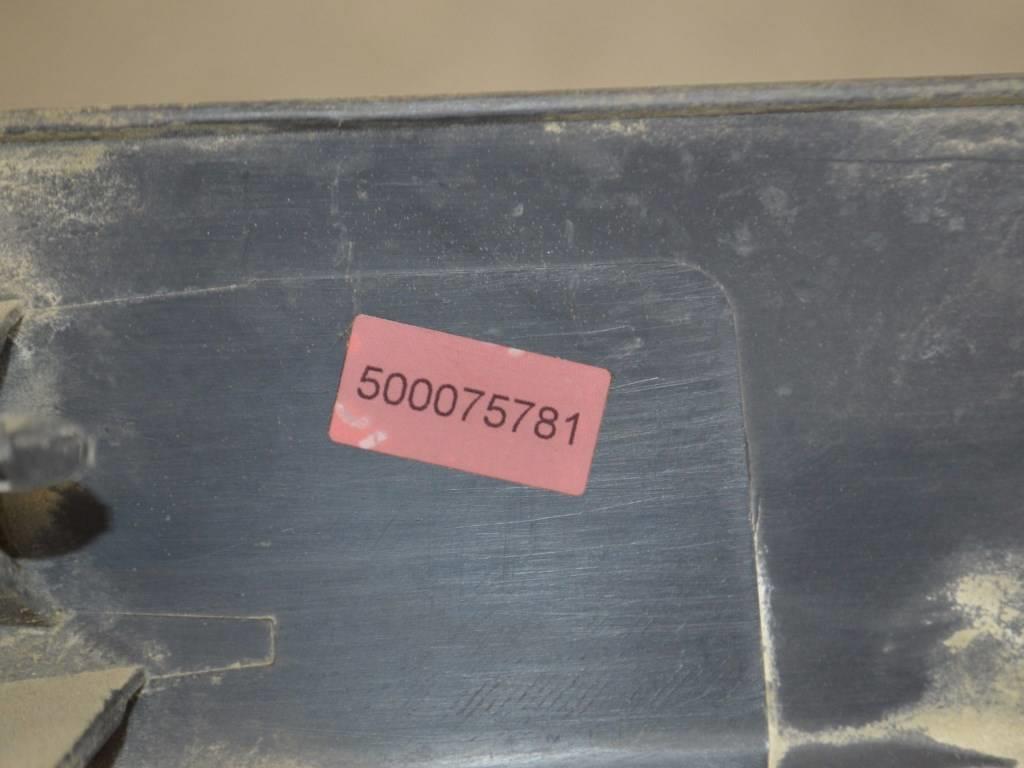 Молдинг двери передней левой Renault Scenic 1 (1996-2003) 7700433053