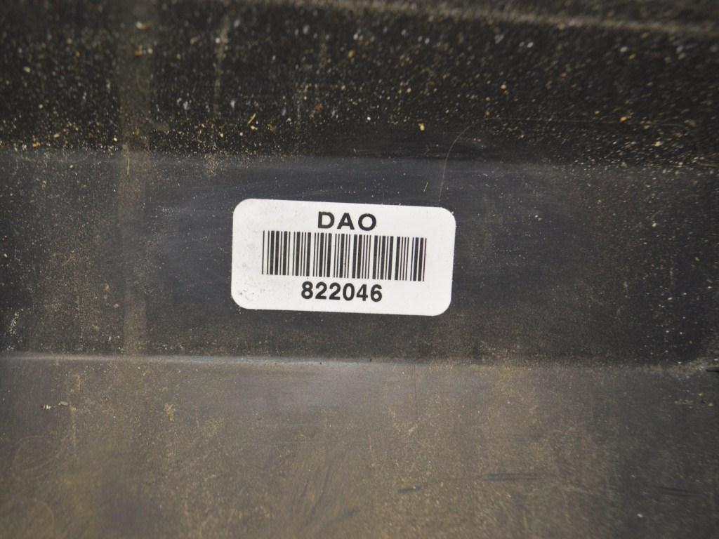 Молдинг двери передней правой