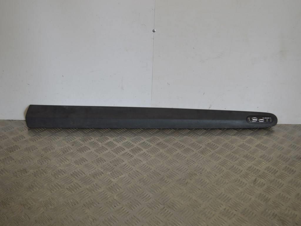 Молдинг двери передней правой Renault Scenic 1 (1996-2003) 7700433054