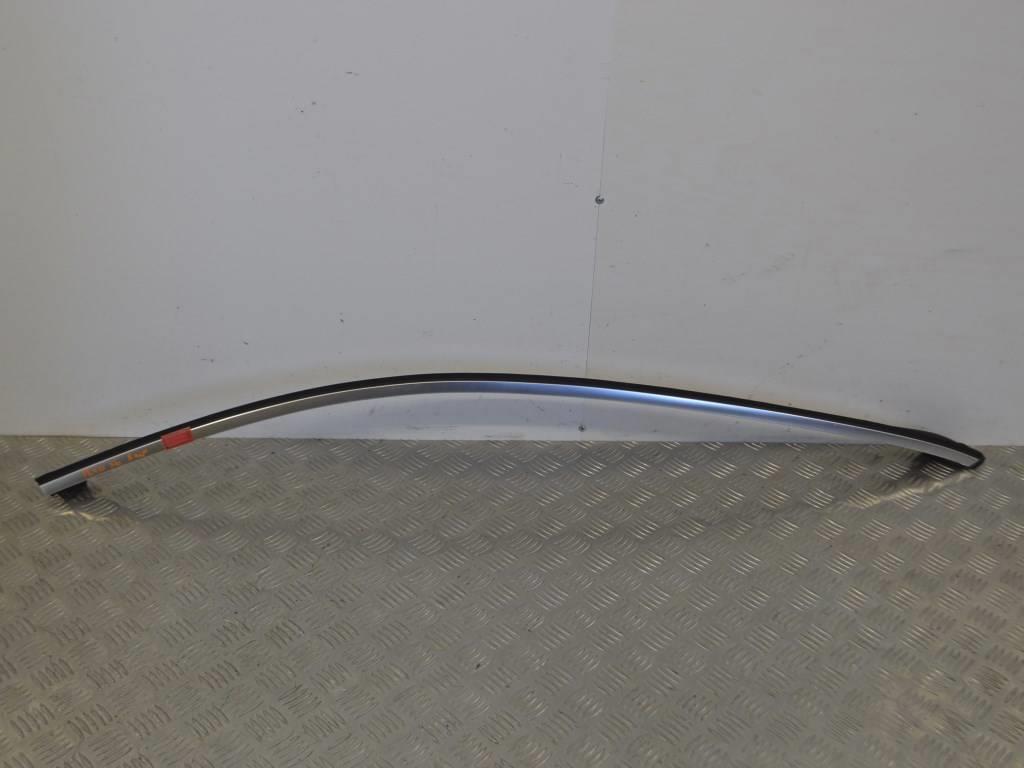 Молдинг двери передней правой