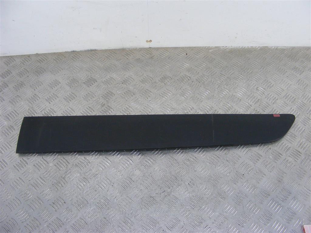 Молдинг двери задней левой