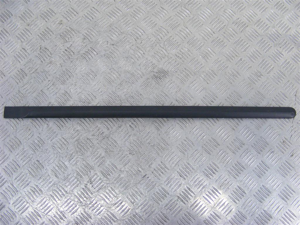 Молдинг двери задней левой Renault Logan 1 (2004-2014) 8200209882