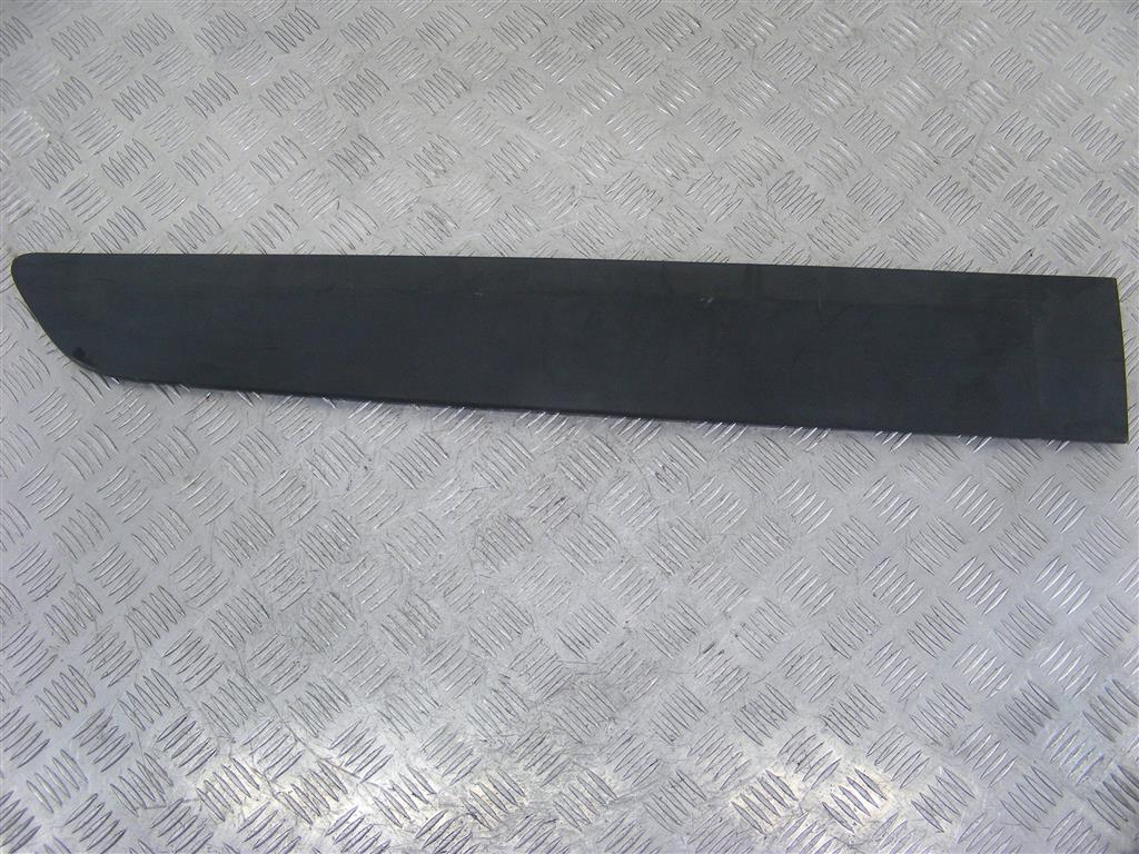 Молдинг двери задней правой
